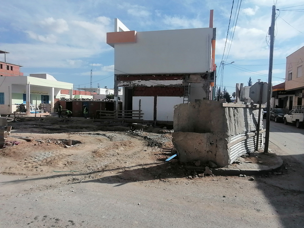 بسبب تأخر أشغال التهيئة..استياء أولياء تلاميذ مدرسة علي البلهوان بسليانة